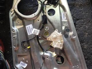 стеклоподъемник передний правый Mercedes-Benz C-Класс W204/S204 2009, 3.0 л., M 272.948, бензин