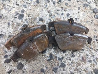 тормозные колодки Mercedes-Benz C-Класс W204/S204 2009, 3.0 л., M 272.948, бензин