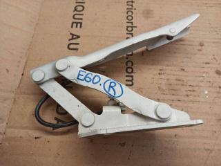 петля капота правая BMW 5 серия E60/E61 [рестайлинг] 2008, 3.0 л., N54 B30 A, бензин, 7008728