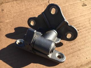 петля двери Mercedes-Benz M-Класс W164 [рестайлинг] 2010, 3.0 л., OM 642.820, дизель, АКПП, серебристый, внедорожник 5 дв., правый руль