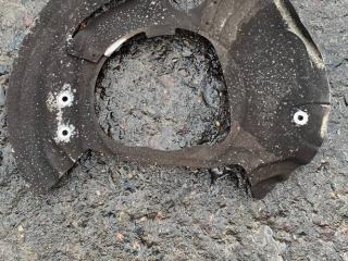 защитный кожух тормозного механизма BMW X5 F15 2016, 4.0 л., дизель