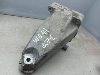 кронштейн двигателя Mercedes-Benz E-Класс W212/S212/C207/A207 2012, 1.8 л., M 271.820, бензин, A2712232304