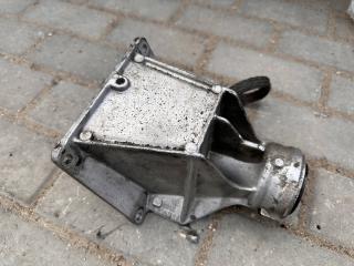 кронштейн полуоси BMW X3 E83 [рестайлинг] 2009, M57 D30 (306D3), 7516067