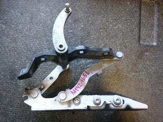 петля капота левая Mercedes-Benz S-Класс W221 [рестайлинг] 2012, 3.0 л., OM 642.862, дизель, АКПП, серебристый, седан, A2218800328