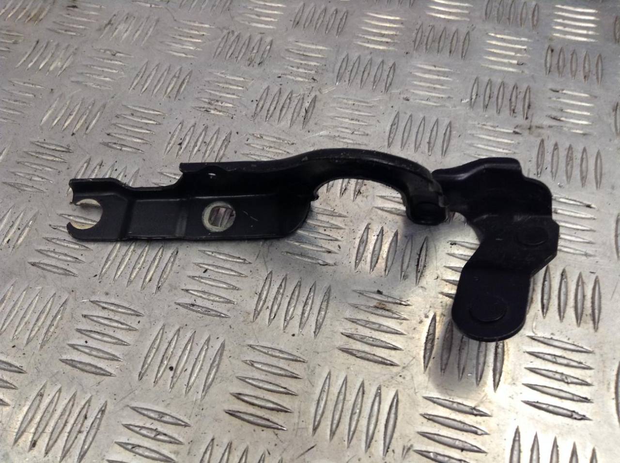 петля крышки багажника BMW 6 серия E63/E64 2006, 3.0 л., N52 B30 A, бензин, АКПП, черный, купе, задний привод, правый руль, 7039774 - фото №1