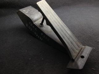 педаль BMW 7 серия E65/E66/E67 2004, 4.4 л., бензин, АКПП, седан, 6759723