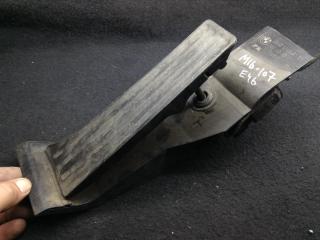 педаль BMW 3 серия E46 2002, 1.8 л., N42 B18 A, бензин, АКПП, хетчбэк 5 дв., 6762481
