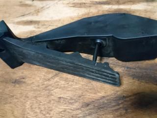 педаль BMW 7 серия E65/E66/E67 [рестайлинг] 2007, M57 D30 (306D3), АКПП, черный, седан, 6772645