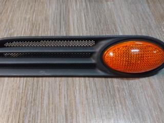 молдинг крыла Mini Cooper 1 поколение 2001, 1.6 л., W10 B16 A, бензин, АКПП, красный, хетчбэк 5 дв., 63137166013, 51131515594