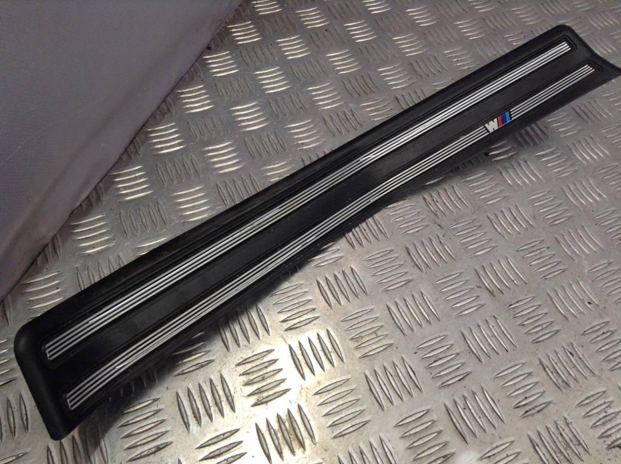 накладка на порог BMW 3 серия E46 2001, M54 B30 (306S3), универсал, правый руль, 8219187 - фото №1