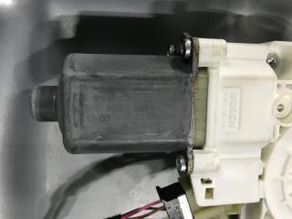 стеклоподъемник передний левый Mercedes-Benz M-Класс W164 [рестайлинг] 2010, 3.0 л., OM 642.820, дизель, АКПП, серебристый, внедорожник 5 дв., правый руль