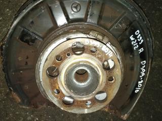 кулак задний правый Mercedes-Benz E-Класс W212/S212/C207/A207 2012, 2.1 л., OM 651.924, дизель, АКПП, темно-серый, седан