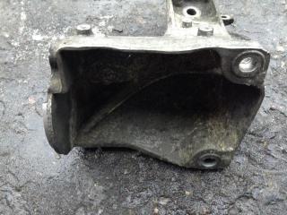 кронштейн двигателя BMW X5 E70 2008, 4.8 л., N62 B48 B, бензин, АКПП, черный, внедорожник 5 дв., 6777908