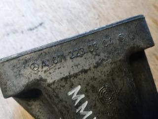 кронштейн двигателя Mercedes-Benz C-Класс W203/S203/CL203 [рестайлинг] 2004, 2.1 л., АКПП, седан, A6112230804