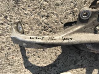 кулак поворотный левый Mercedes-Benz C-Класс W205/S205/C205 2015, 2.1 л., OM 651.921, дизель, АКПП, универсал