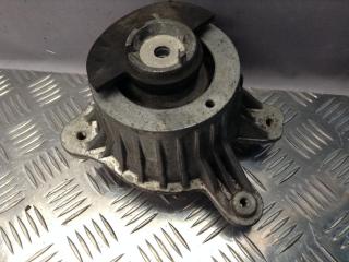 подушка крепления двигателя Mercedes-Benz C-Класс W205/S205/C205 2015, 2.1 л., OM 651.921, дизель, АКПП, универсал, A2052406717