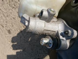 цилиндр тормозной главный Mercedes-Benz S-Класс W221 [рестайлинг] 2012, 3.0 л., OM 642.862, дизель, АКПП, серебристый, седан, A2214302930