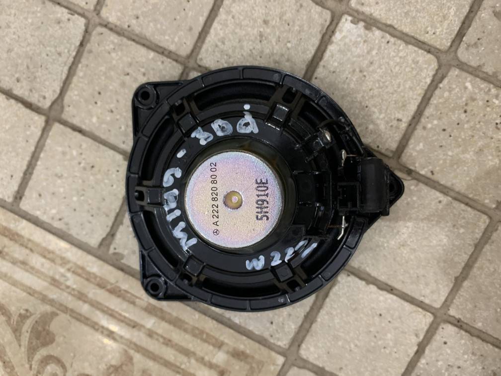 динамик двери Mercedes-Benz S-Класс W222/C217/A217 2014, 3.0 л., OM 642.861, дизель, АКПП, серебристый, седан, 2228208002 - фото №1