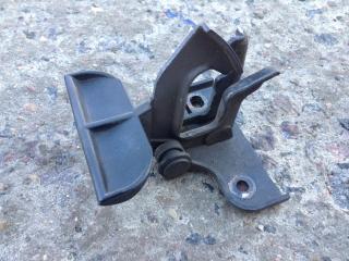 захватный крюк капота Mercedes-Benz M-Класс W164 2006, 3.0 л., OM 642.940, дизель, АКПП, внедорожник 5 дв.