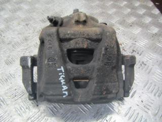 суппорт передний правый Volkswagen Tiguan 1 поколение [рестайлинг] 2012