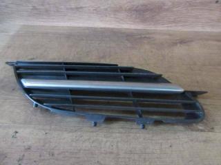 решетка радиатора Nissan Almera Tino V10 2002