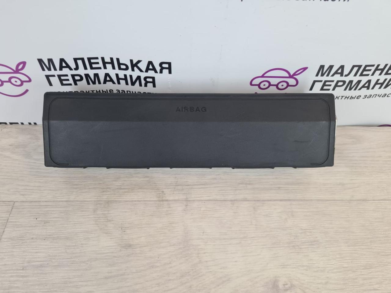 подушка безопасности коленная BMW 5 серия G30/G31 G30 2017, 3.0 л., B58 B30 A, бензин, АКПП, темно-синий, седан, полный привод, 72129297724, 9297724 - фото №1