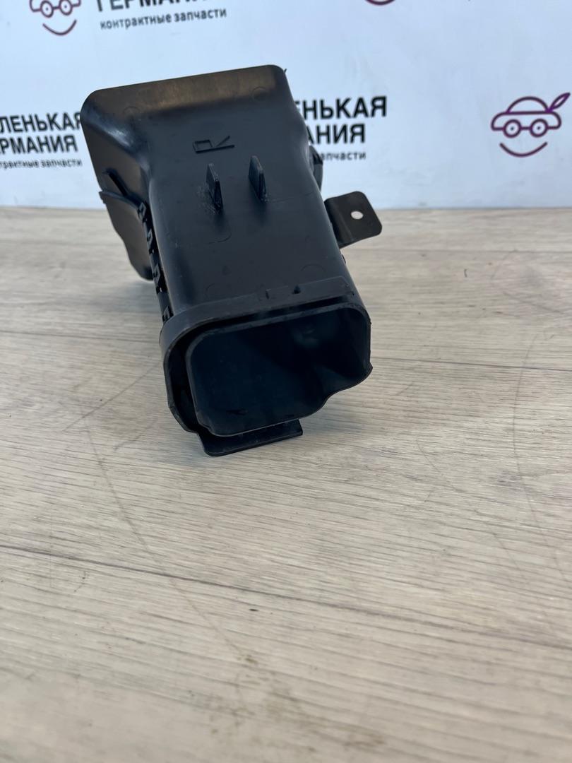 воздуховод тормозной правый BMW 3 серия G20 2020, 2.0 л., B46 B20 B, бензин, АКПП, белый alpinweiss 3 (300), седан, задний привод, 5174742227, 7422278 - фото №1