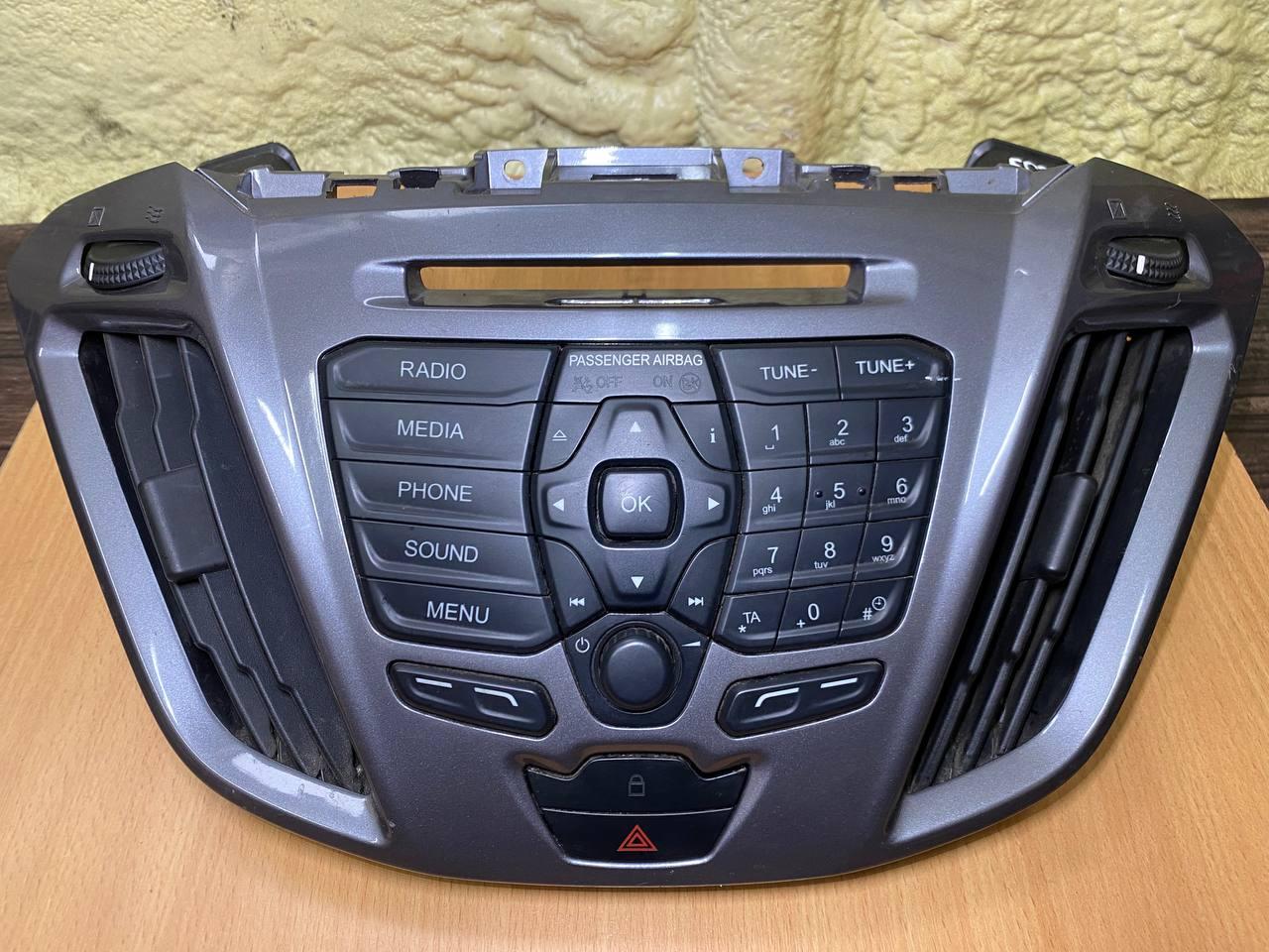 магнитола Ford Transit Custom 1 поколение (2012 - 2019), МКПП, GK2T-18K811-CB, BK21V047A04BE3BMD, BK21V018B08, GK2T18K811CB - фото №1
