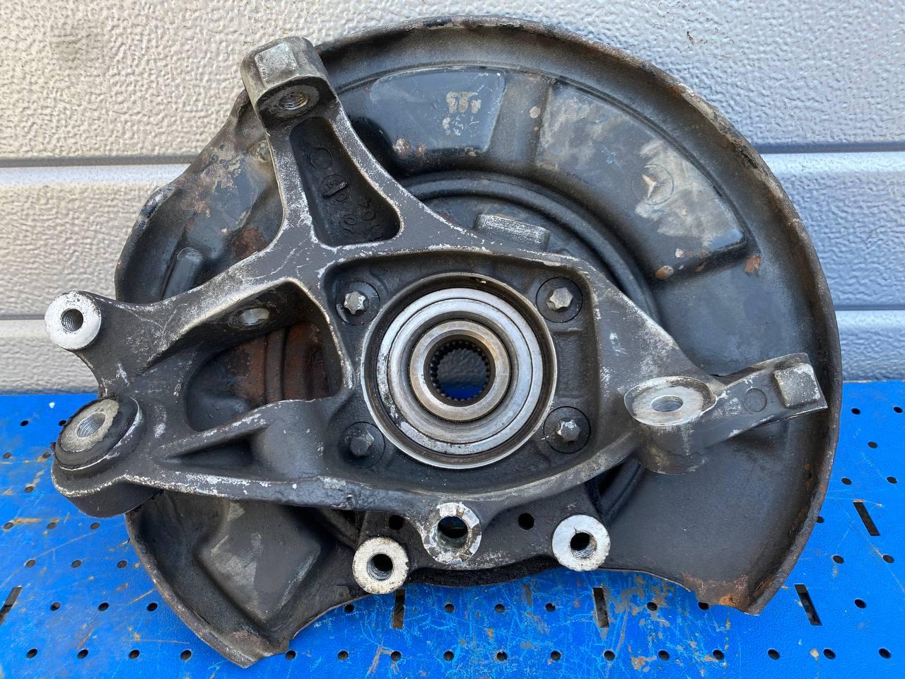 кулак задний левый Mercedes-Benz E-Класс W210/S210 (1995 - 1999), A2113508308, A2113508308 - фото №1