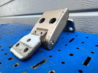 петля двери Mercedes-Benz Sprinter 2 поколение [рестайлинг] (W906) (2014 - 2018), A9067400537