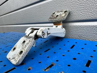 петля двери Mercedes-Benz Sprinter 2 поколение [рестайлинг] (W906) (2014 - 2018), A9067400237