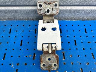 петля двери Mercedes-Benz Sprinter 2 поколение [рестайлинг] (W906) (2014 - 2018), A9067400037