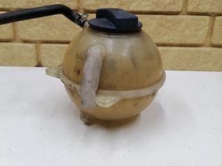 бачок расширительный Volkswagen Bora 1 поколение 1998, 1.9 л., TDi, ALH, дизель, МКПП, седан, 1J0121403A