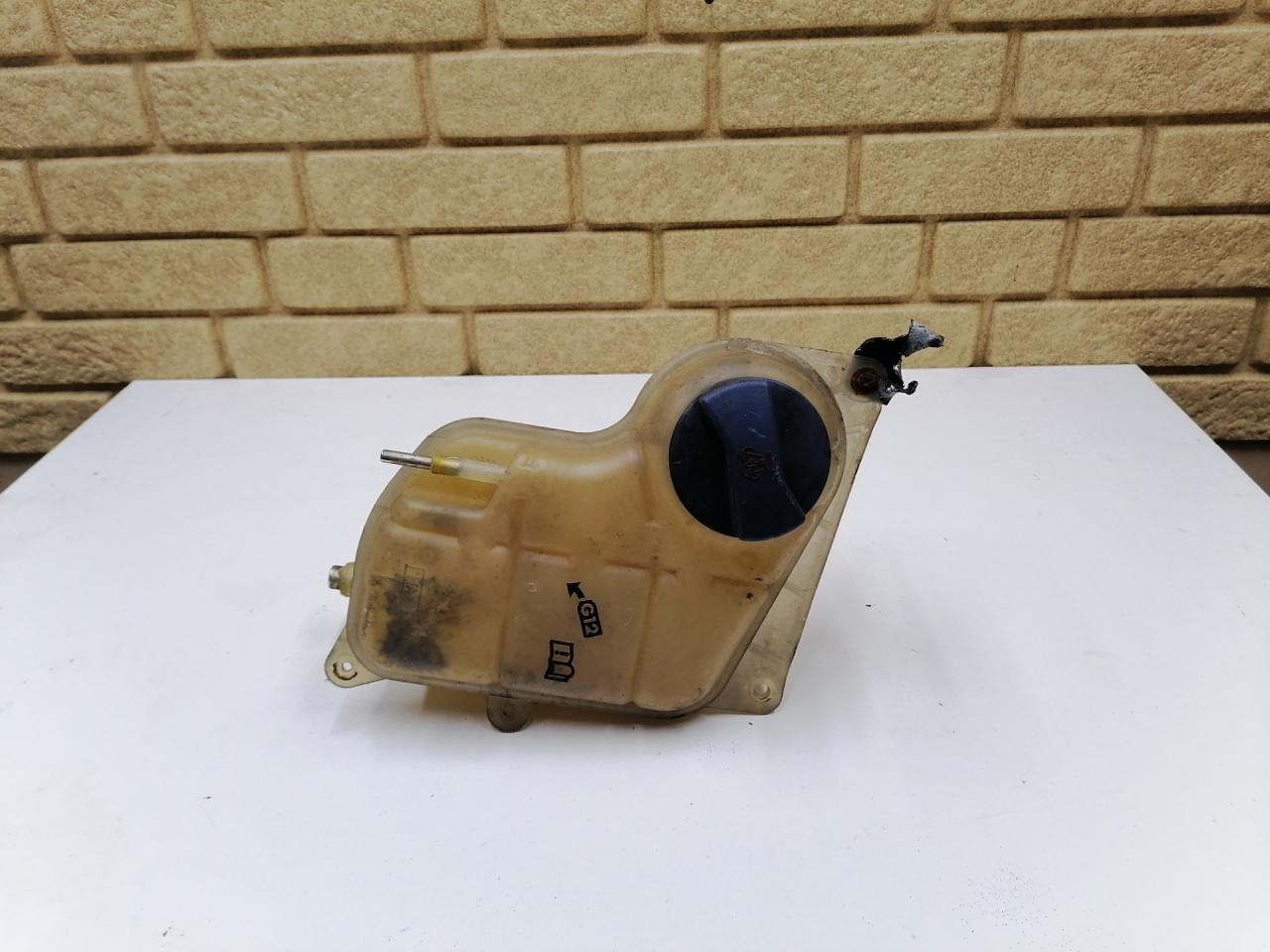 бачок расширительный Audi A4 B5 1997, 1.9 л., AFN, дизель, АКПП, универсал, 8D0121403J - фото №1