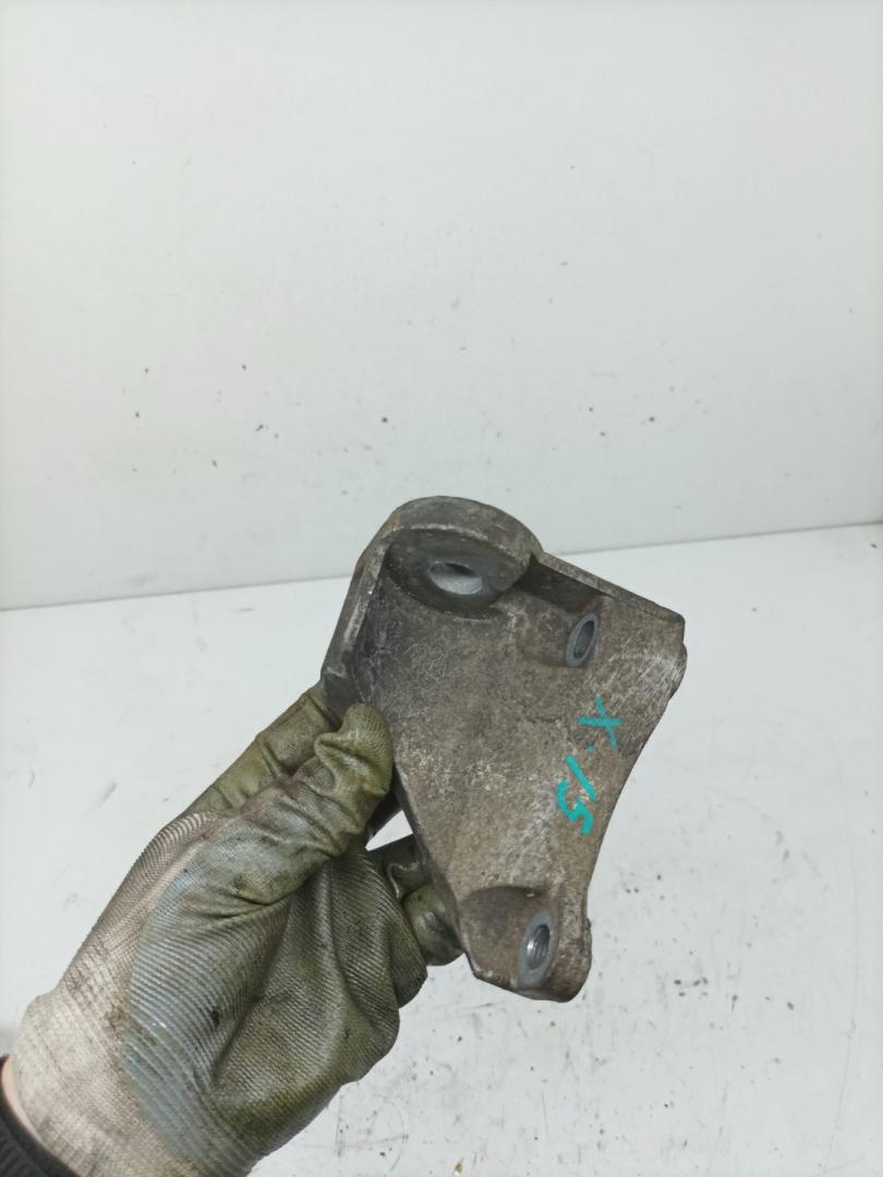 кронштейн двигателя Audi A4 B5 1997, 1.9 л., AFN, дизель, АКПП, универсал, 8D0399113AA - фото №1
