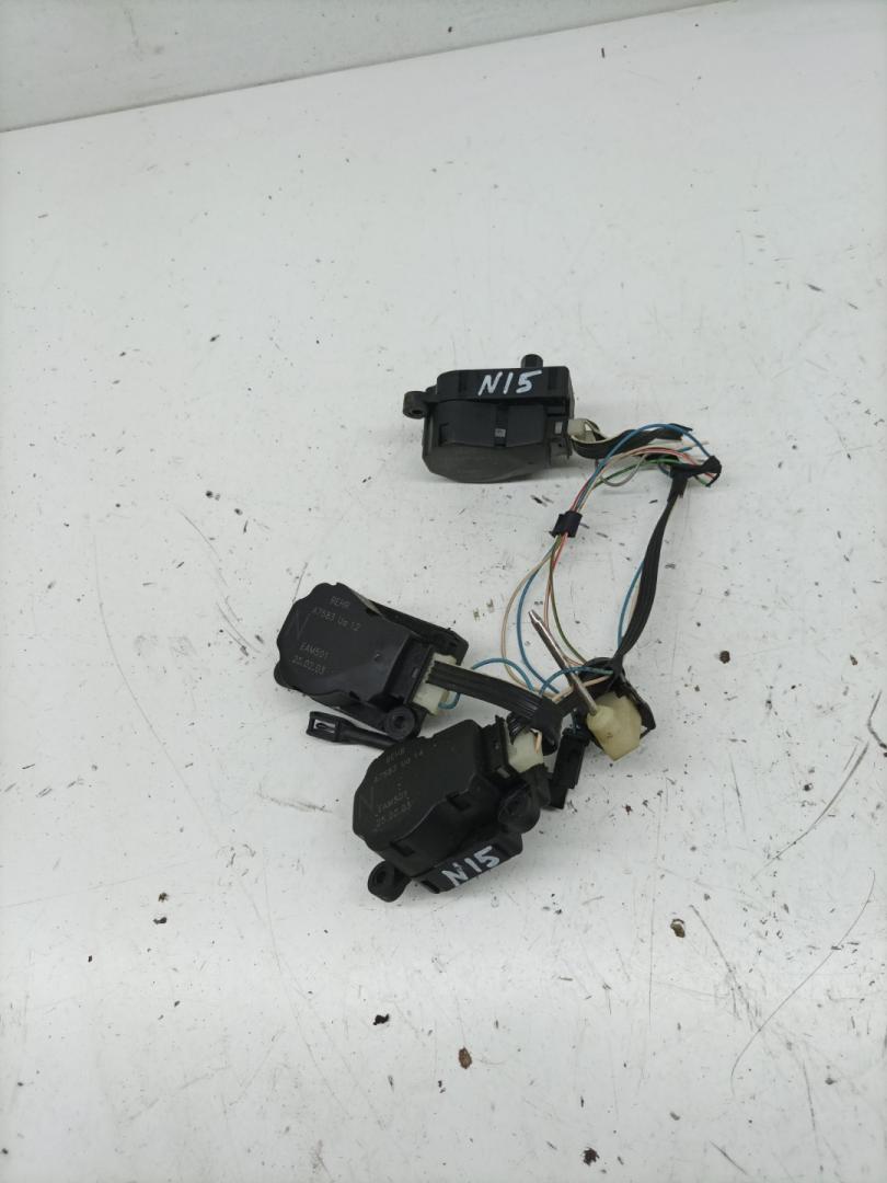 моторчик заслонки печки Peugeot 307 1 поколение 2003, 1.4 л., 8HZ (DV4TD), дизель, МКПП, хетчбэк 5 дв., A7583UA, EAM501 - фото №1