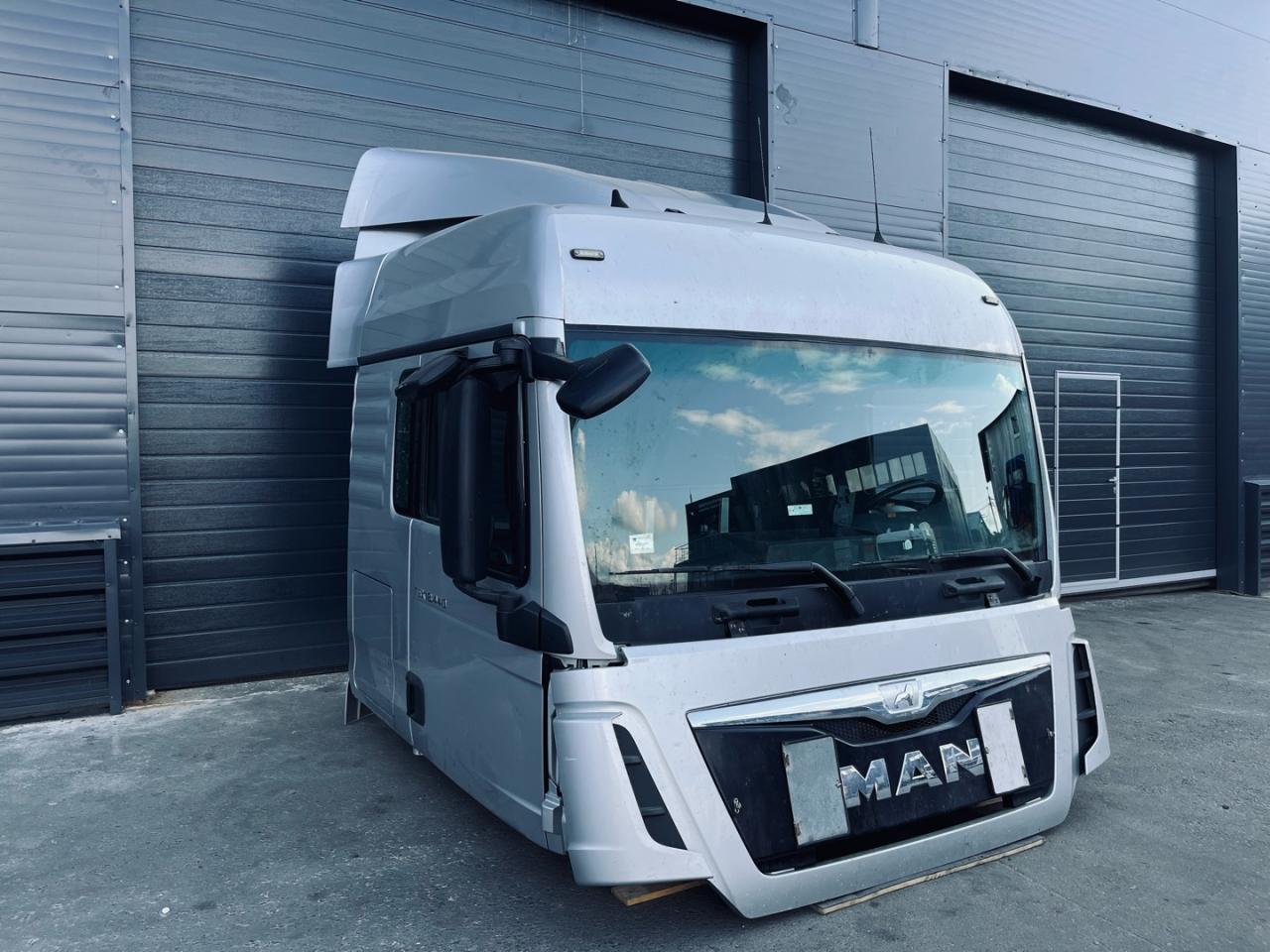 кабина MAN TGX 1 поколение 2016, 12.4 л., D2676, дизель, АКПП, серый, 81600007920, 81600007849 - фото №1