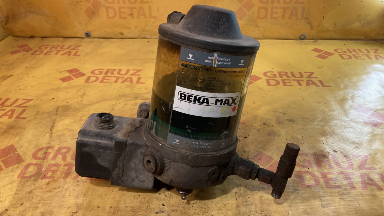 насос центральной смазки MAN TGA 1 поколение 2008, 10.5 л., D 2066 LF 31, дизель, МКПП - фото №1