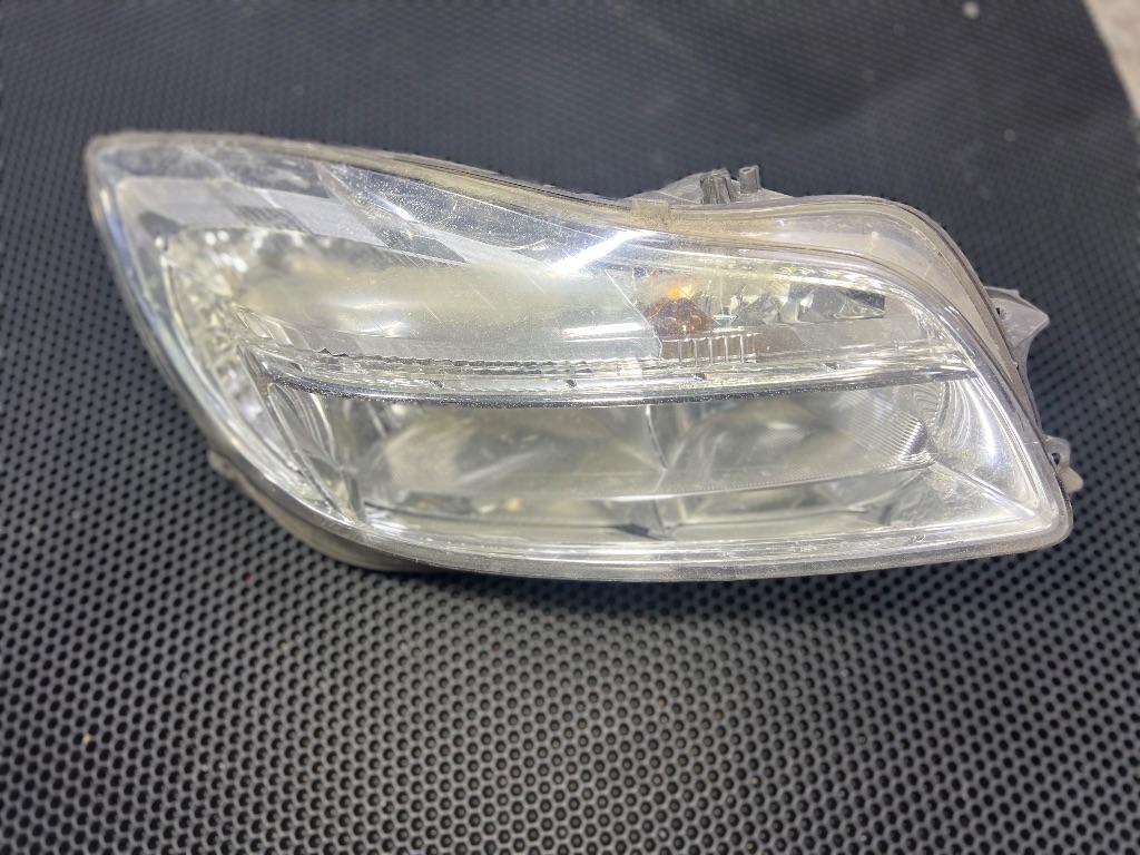 фара правая Opel Insignia 1 поколение (A) 2011, 13226781 - фото №1