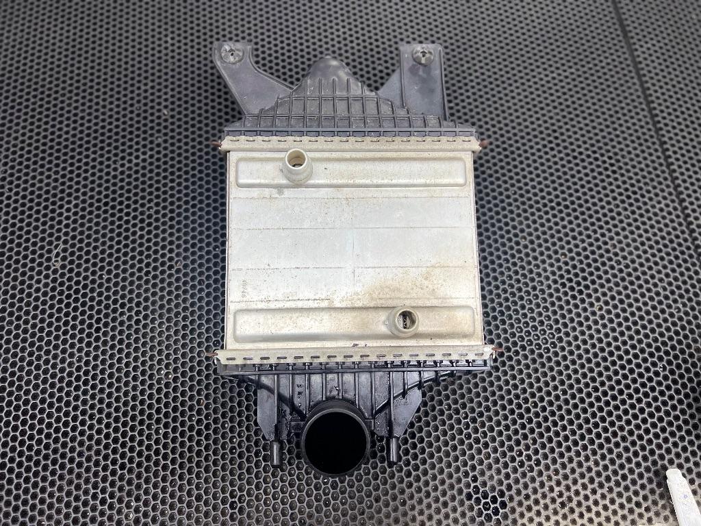 интеркулер Land Rover Range Rover Sport 2 поколение 2016, FPLA6K775AB - фото №1