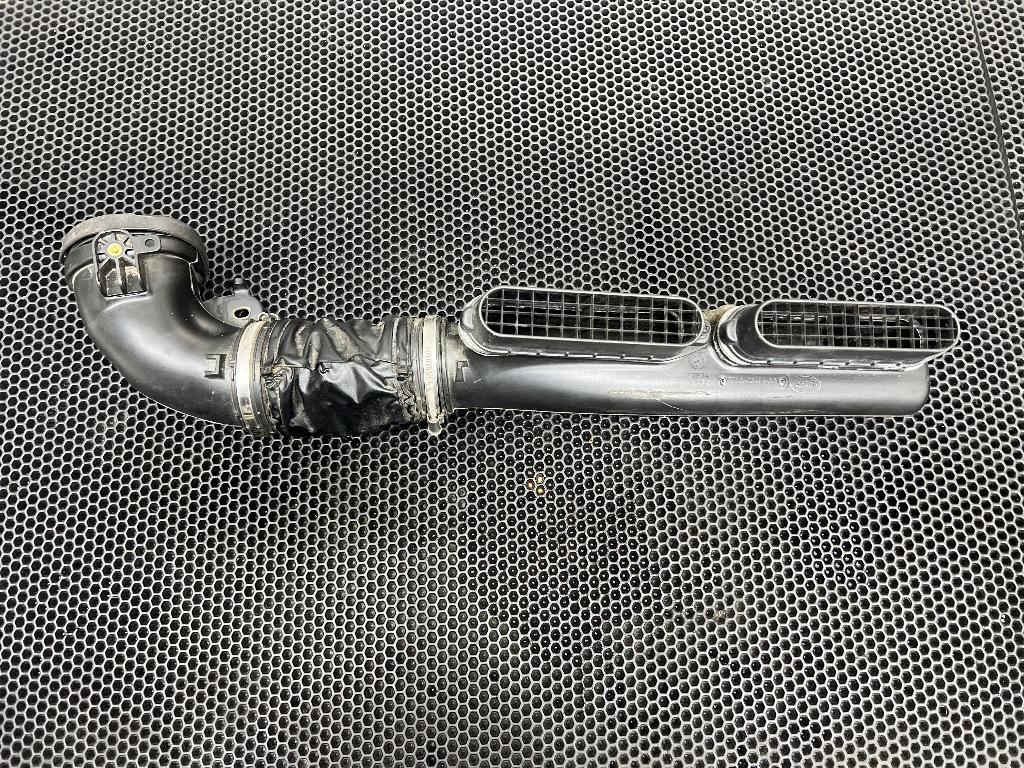 патрубок воздушного фильтра Land Rover Range Rover Sport 2 поколение 2016, CPLA9A675AD - фото №1