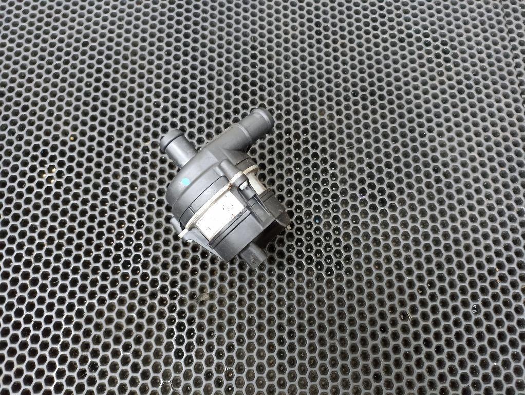 помпа Land Rover Range Rover Sport 2 поколение 2016, LR095160 - фото №1