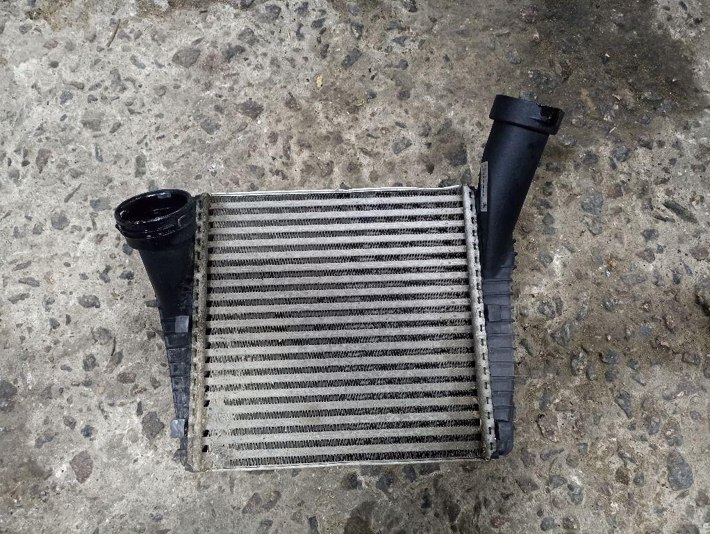 интеркулер Volkswagen Touareg 2 поколение 2014, 7P6145804 - фото №1