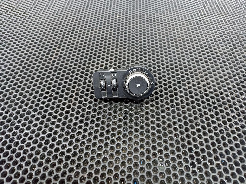 переключатель света Opel Insignia 1 поколение (A) 2010, 13268696 - фото №1