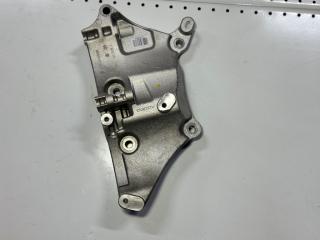 кронштейн (крепление) Renault Duster 1 поколение [рестайлинг] 2020, 117104555R