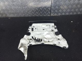 пластик Volkswagen Touareg 2 поколение 2014, 7P6819511B