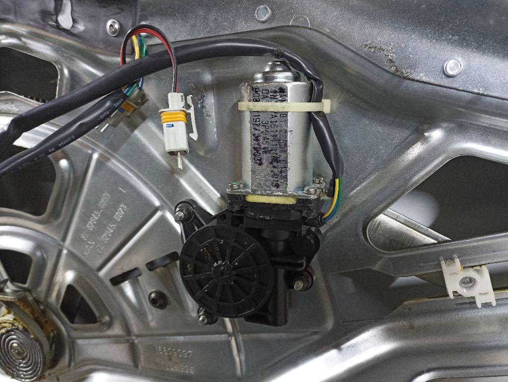 моторчик стеклоподъемника передний левый MAN TGL 1 поколение 2013, 81286016138 - фото №1