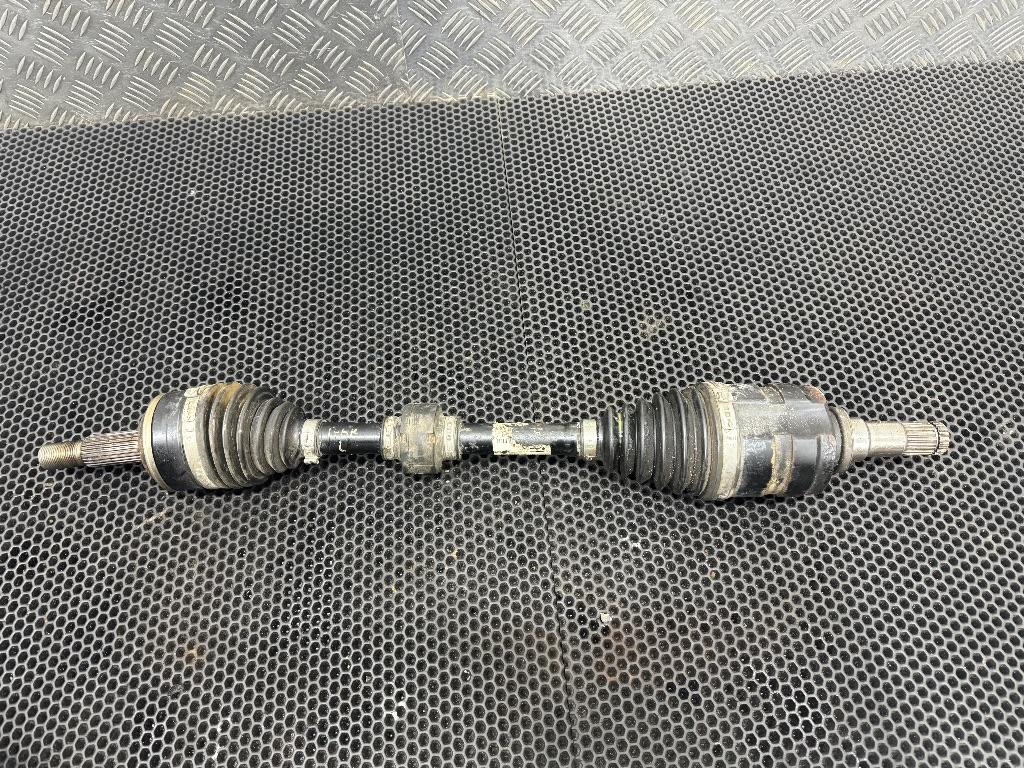 полуось передняя левая (приводной вал, ШРУС) Toyota C-HR 1 поколение AX10 2018, 43429F4040 - фото №1