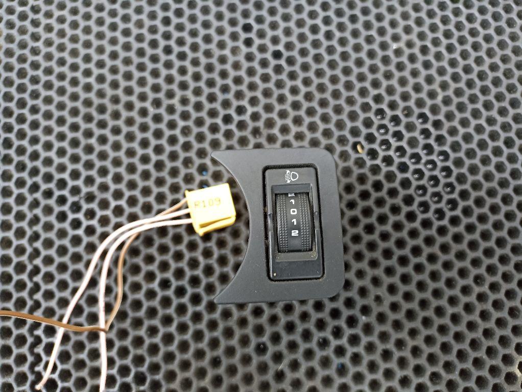 кнопка корректора фар MAN TGX 1 поколение 2013, 81259070333 - фото №1