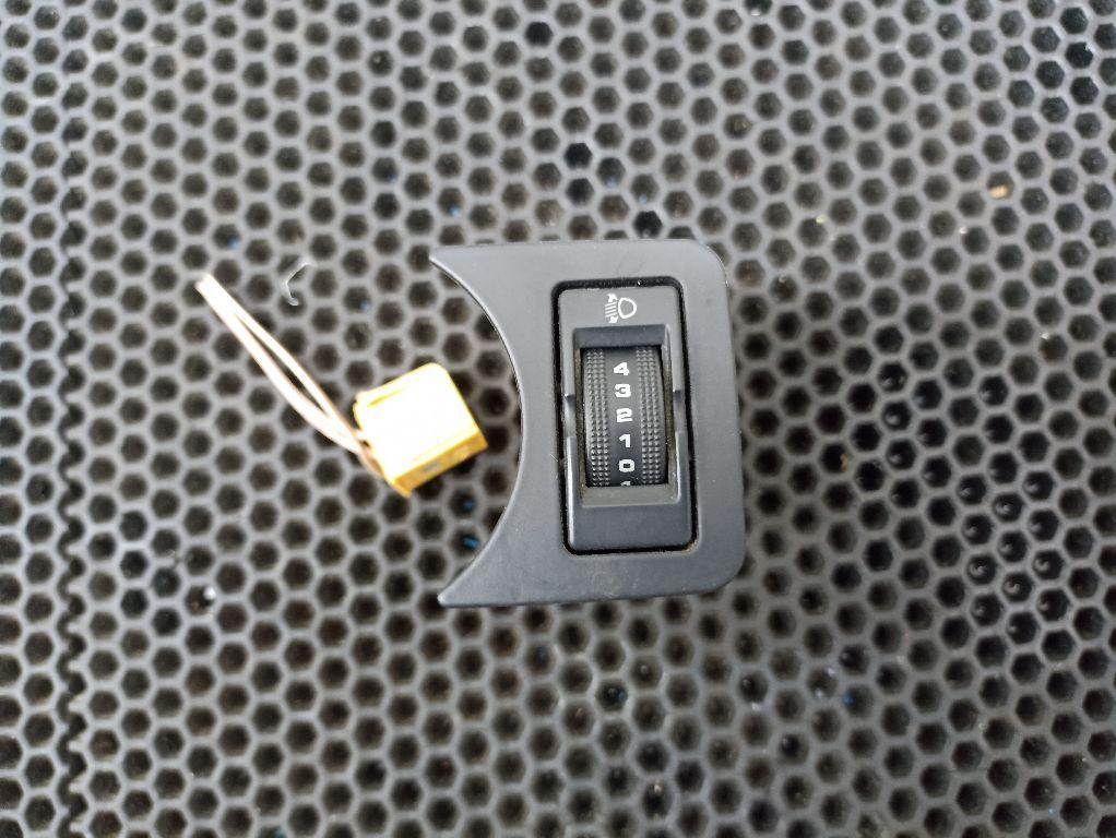 кнопка корректора фар MAN TGX 1 поколение 2013, 81259070333 - фото №1